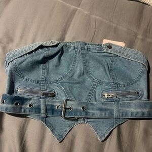 Women’s strapless crop top